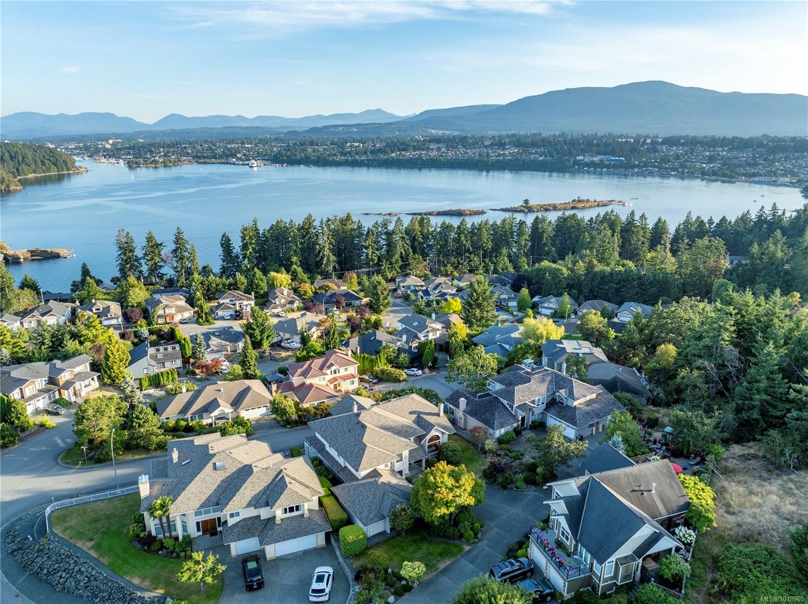 3303 Wavecrest Dr, Nanaimo, BC