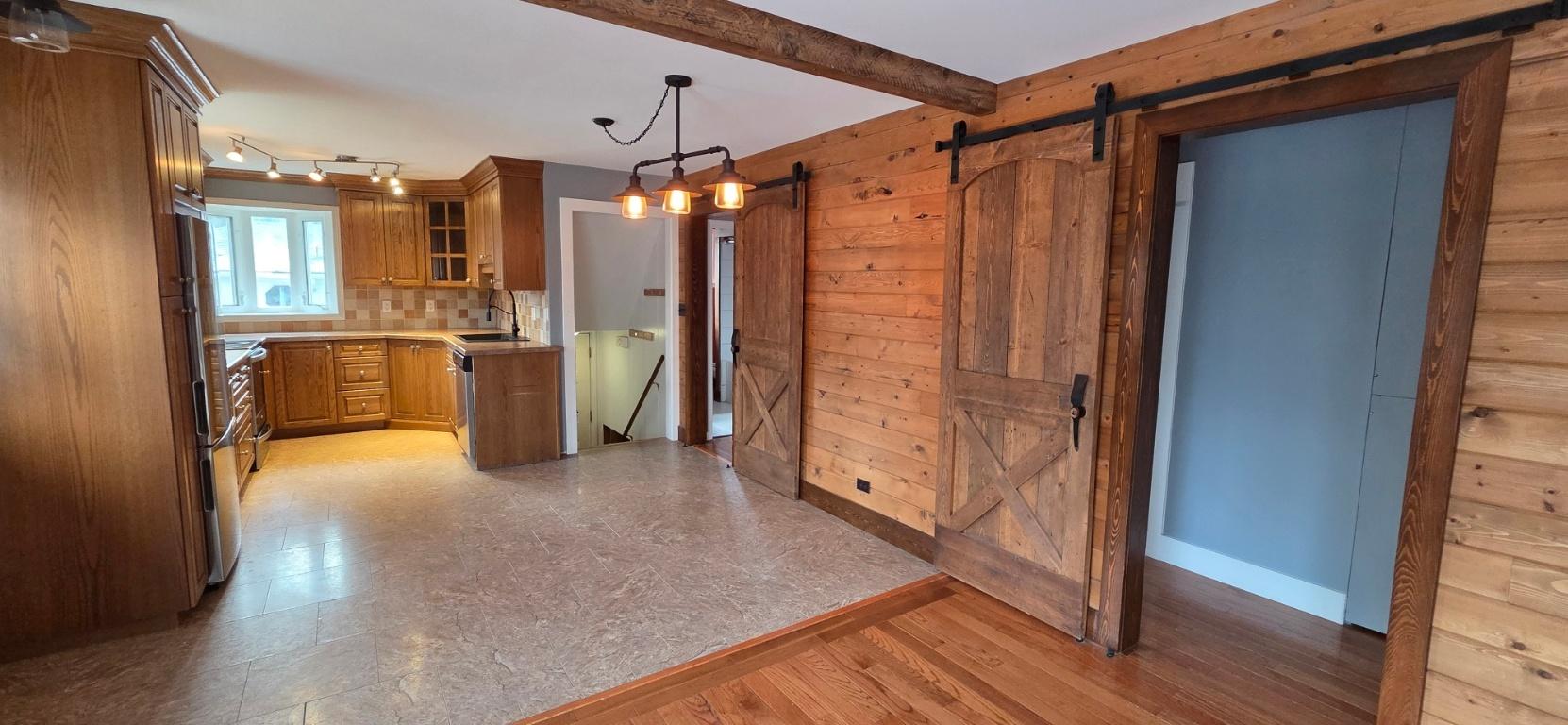 127 Swan Avenue, Kimberley, BC - Indoor Photo Showing Kitchen