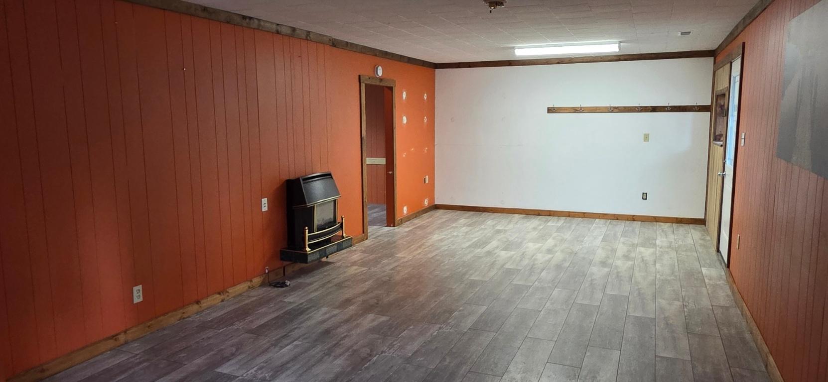 127 Swan Avenue, Kimberley, BC - Indoor Photo Showing Other Room