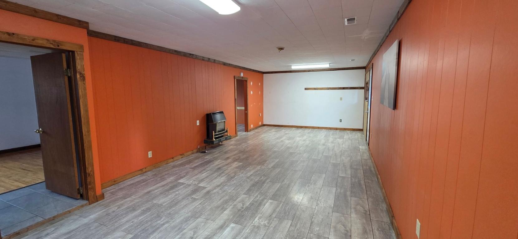 127 Swan Avenue, Kimberley, BC - Indoor Photo Showing Other Room