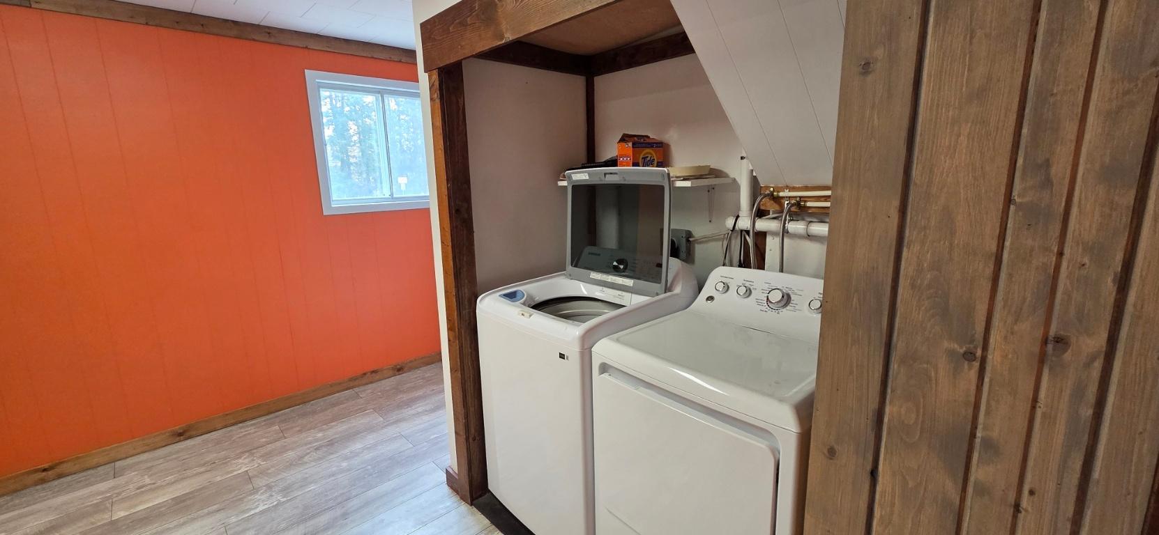 127 Swan Avenue, Kimberley, BC - Indoor Photo Showing Laundry Room