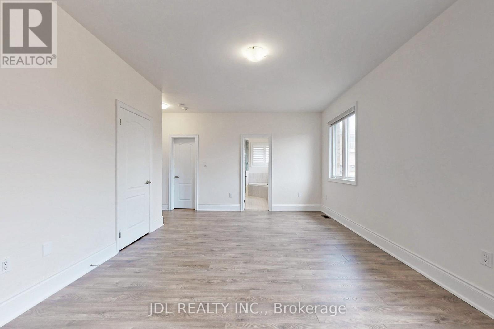 95 Giardina Crescent, Richmond Hill, ON - Indoor Photo Showing Other Room