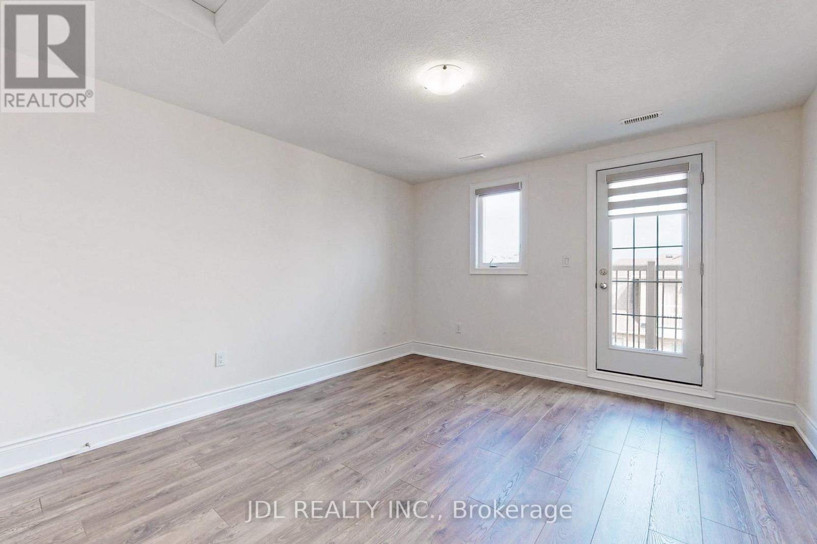 95 Giardina Crescent, Richmond Hill, ON - Indoor Photo Showing Other Room