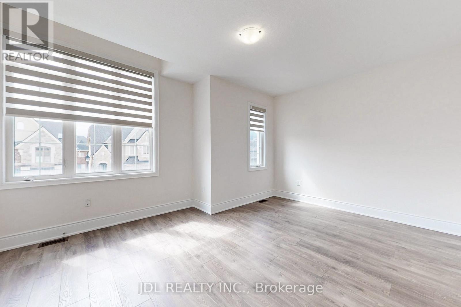 95 Giardina Crescent, Richmond Hill, ON - Indoor Photo Showing Other Room