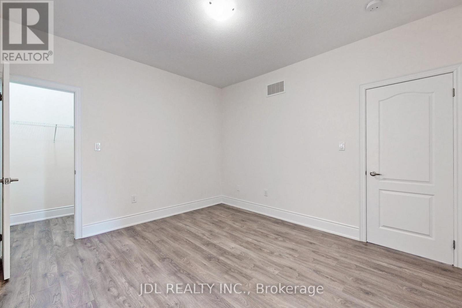 95 Giardina Crescent, Richmond Hill, ON - Indoor Photo Showing Other Room