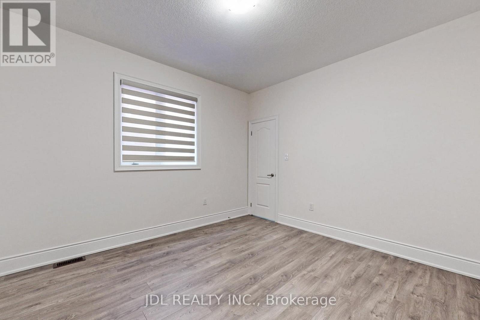 95 Giardina Crescent, Richmond Hill, ON - Indoor Photo Showing Other Room