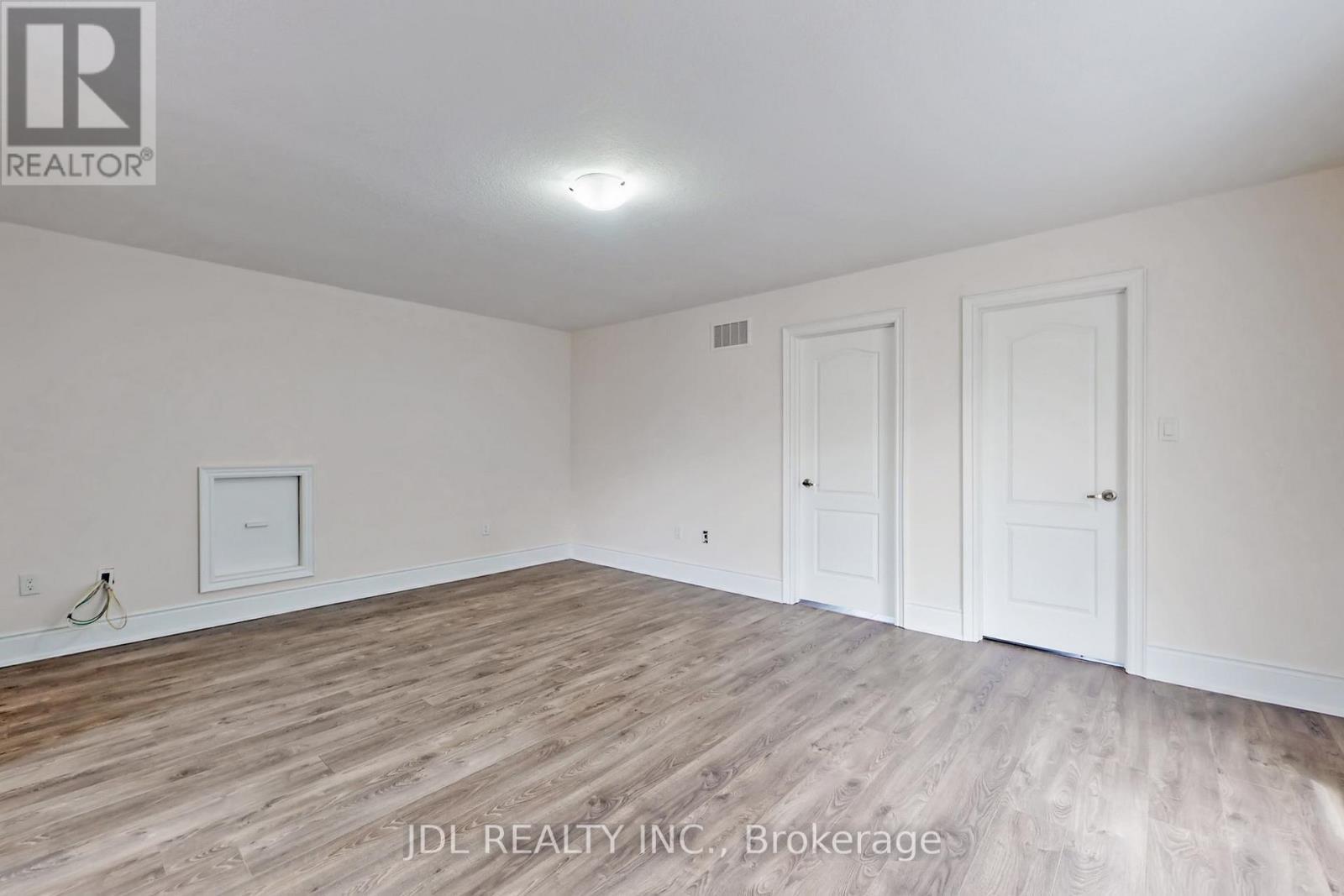 95 Giardina Crescent, Richmond Hill, ON - Indoor Photo Showing Other Room