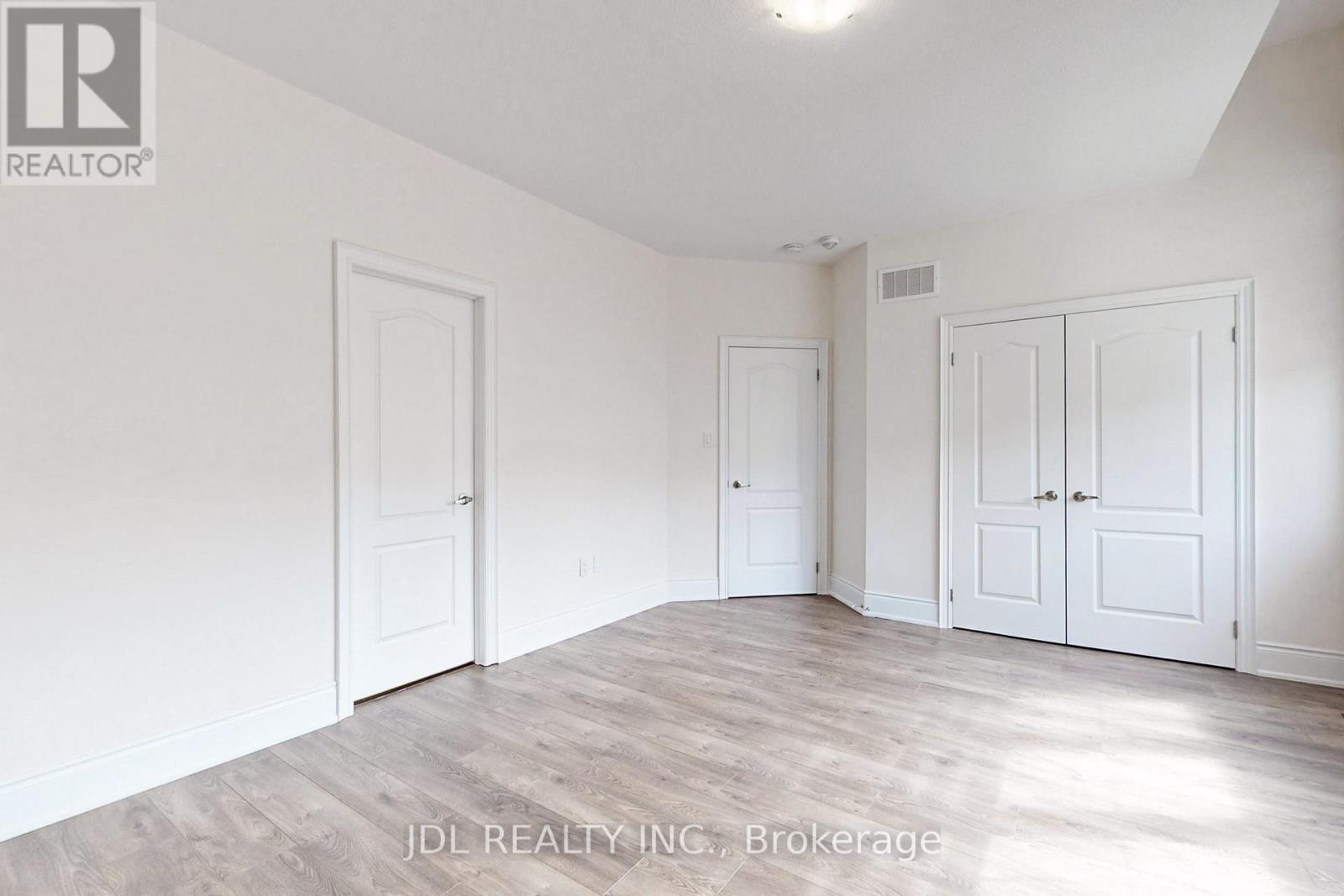 95 Giardina Crescent, Richmond Hill, ON - Indoor Photo Showing Other Room