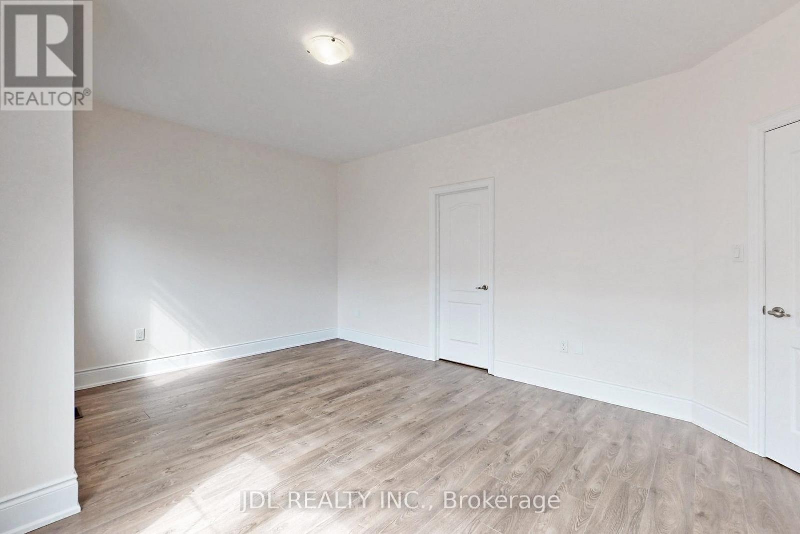 95 Giardina Crescent, Richmond Hill, ON - Indoor Photo Showing Other Room