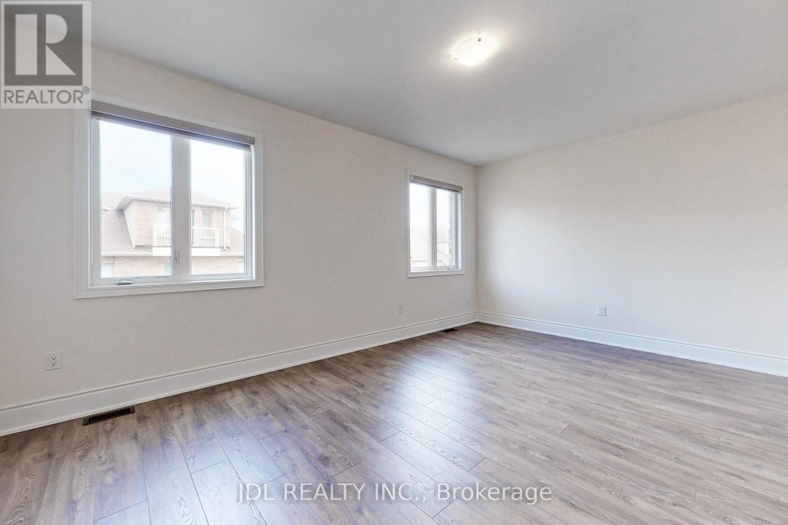 95 Giardina Crescent, Richmond Hill, ON - Indoor Photo Showing Other Room