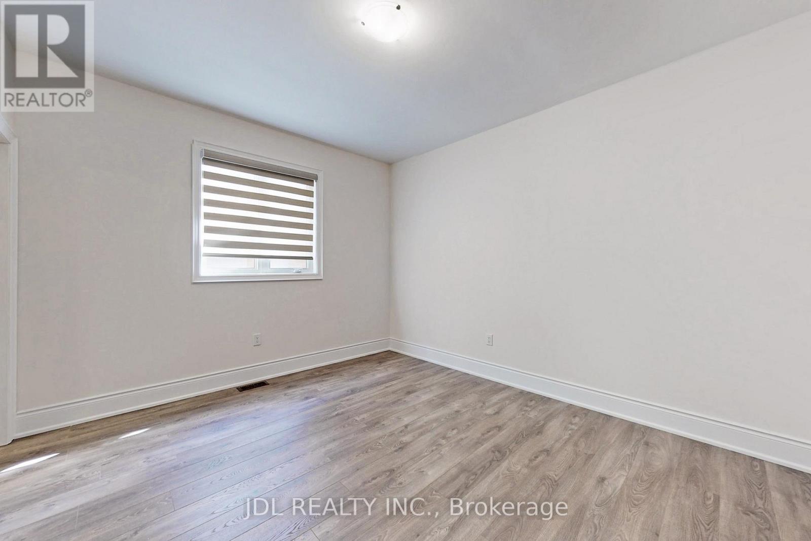 95 Giardina Crescent, Richmond Hill, ON - Indoor Photo Showing Other Room