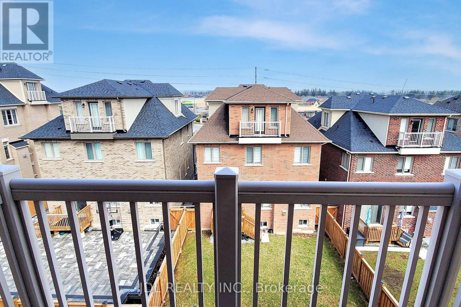 95 Giardina Crescent, Richmond Hill, ON - Outdoor