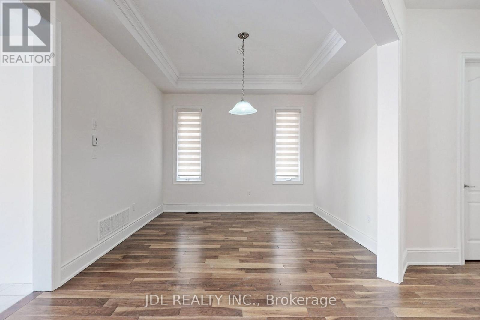 95 Giardina Crescent, Richmond Hill, ON - Indoor Photo Showing Other Room