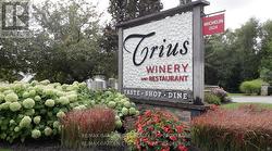 Minutes to Multiple Wineries to Enjoy! -