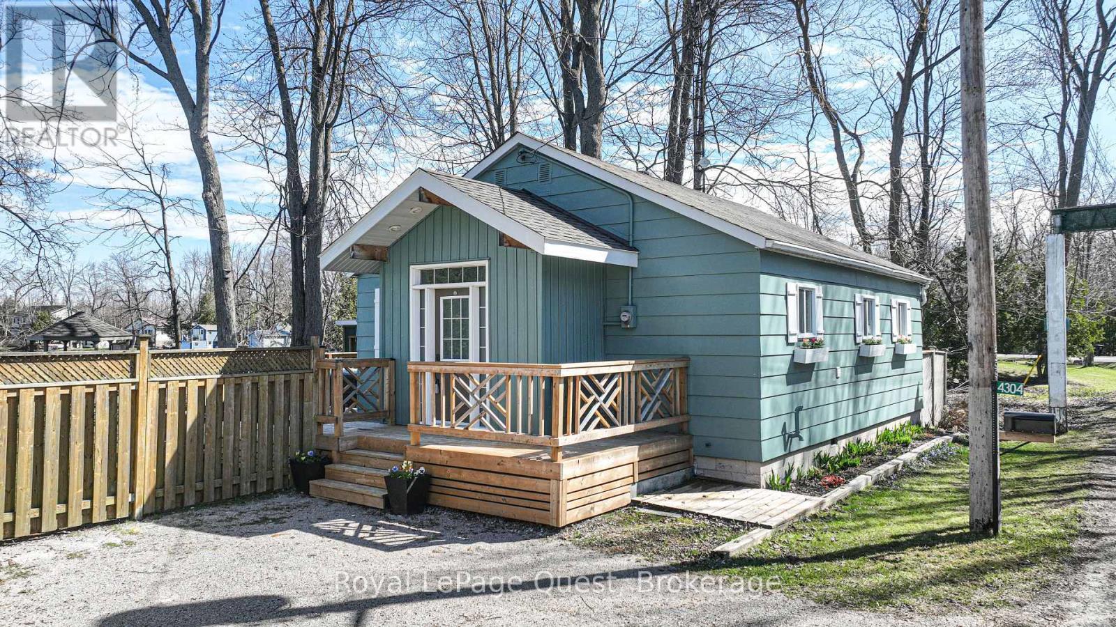 4304 Plum Point Road, Ramara, ON - Outdoor With Deck Patio Veranda