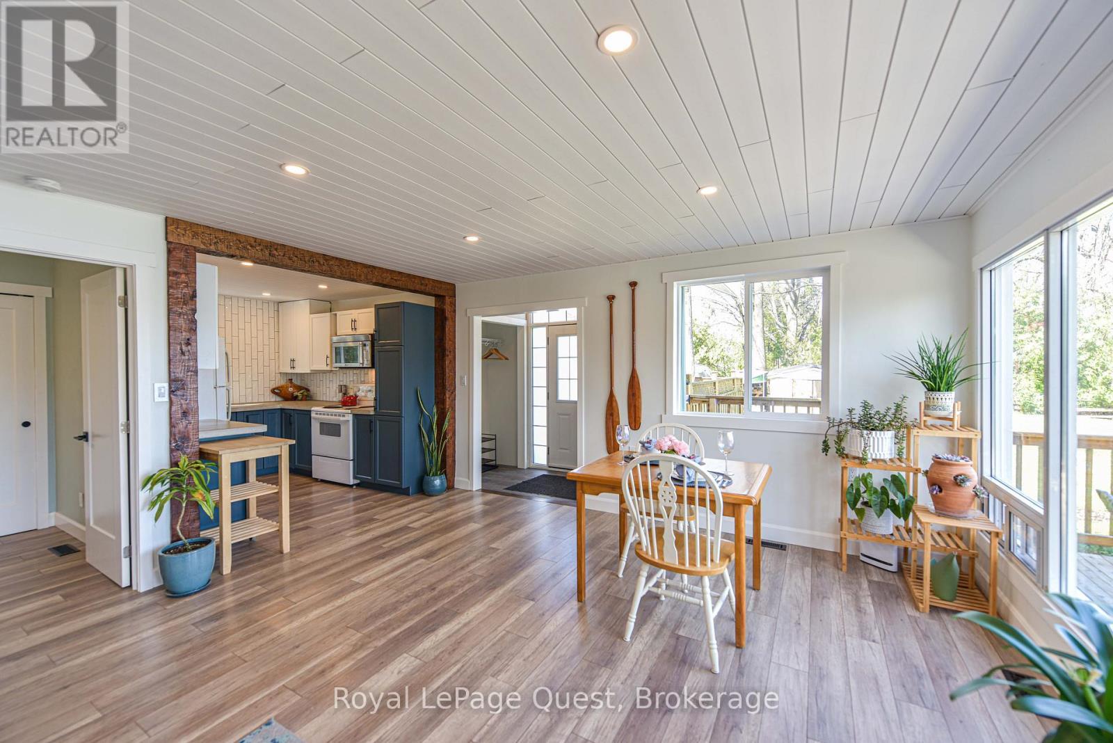 4304 Plum Point Road, Ramara, ON - Indoor Photo Showing Dining Room