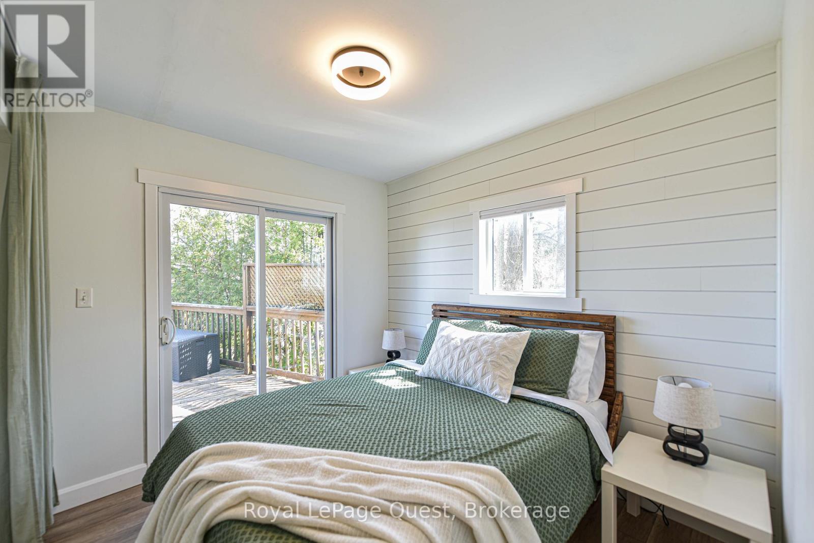 4304 Plum Point Road, Ramara, ON - Indoor Photo Showing Bedroom