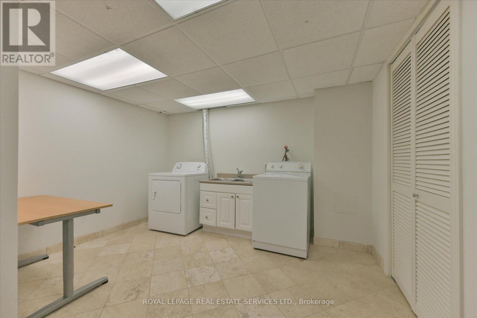 62 Princess Margaret Boulevard, Toronto, ON - Indoor Photo Showing Laundry Room