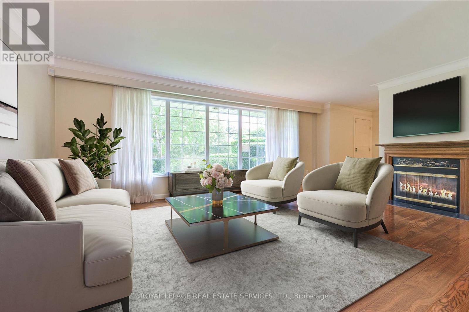 62 Princess Margaret Boulevard, Toronto, ON - Indoor Photo Showing Living Room With Fireplace