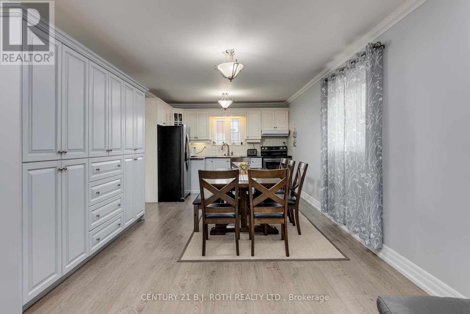 193 Epsom Downs Drive, Toronto, ON - Indoor Photo Showing Dining Room