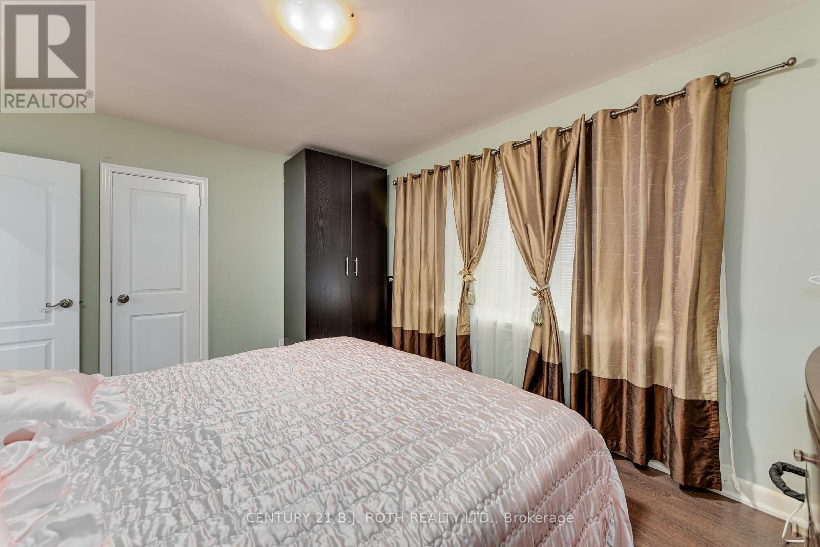 193 Epsom Downs Drive, Toronto, ON - Indoor Photo Showing Bedroom