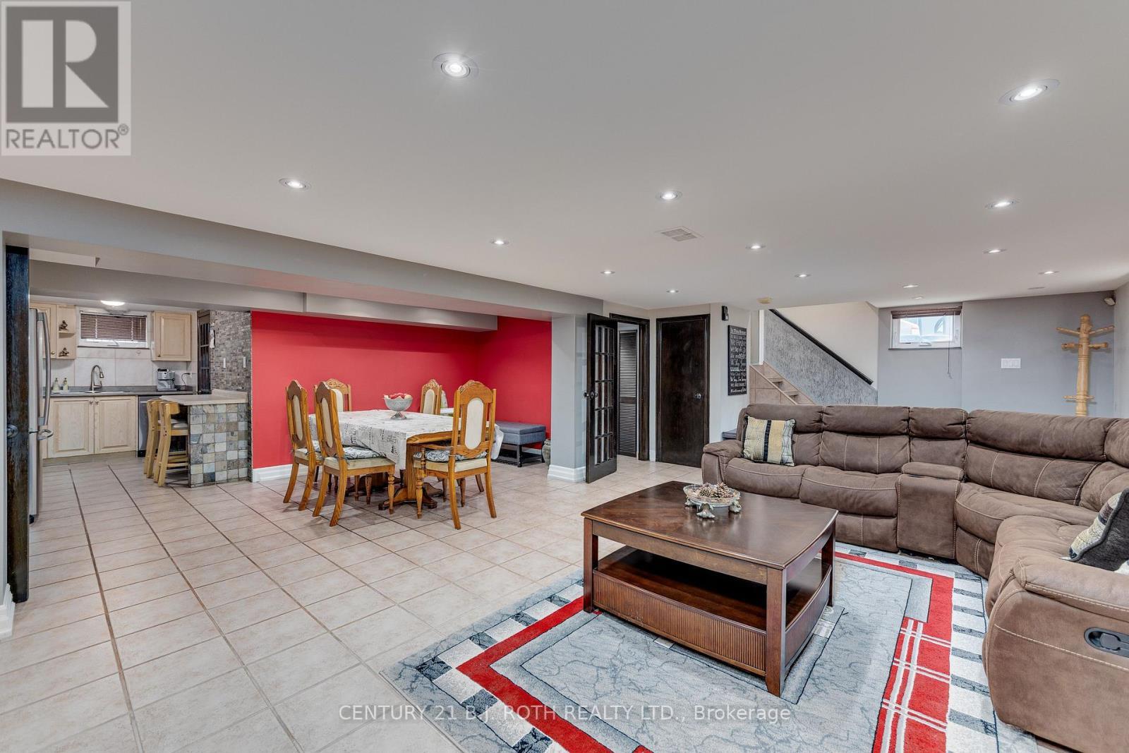 193 Epsom Downs Drive, Toronto, ON - Indoor Photo Showing Living Room