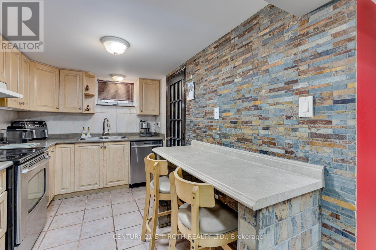 193 Epsom Downs Drive, Toronto, ON - Indoor Photo Showing Kitchen With Double Sink