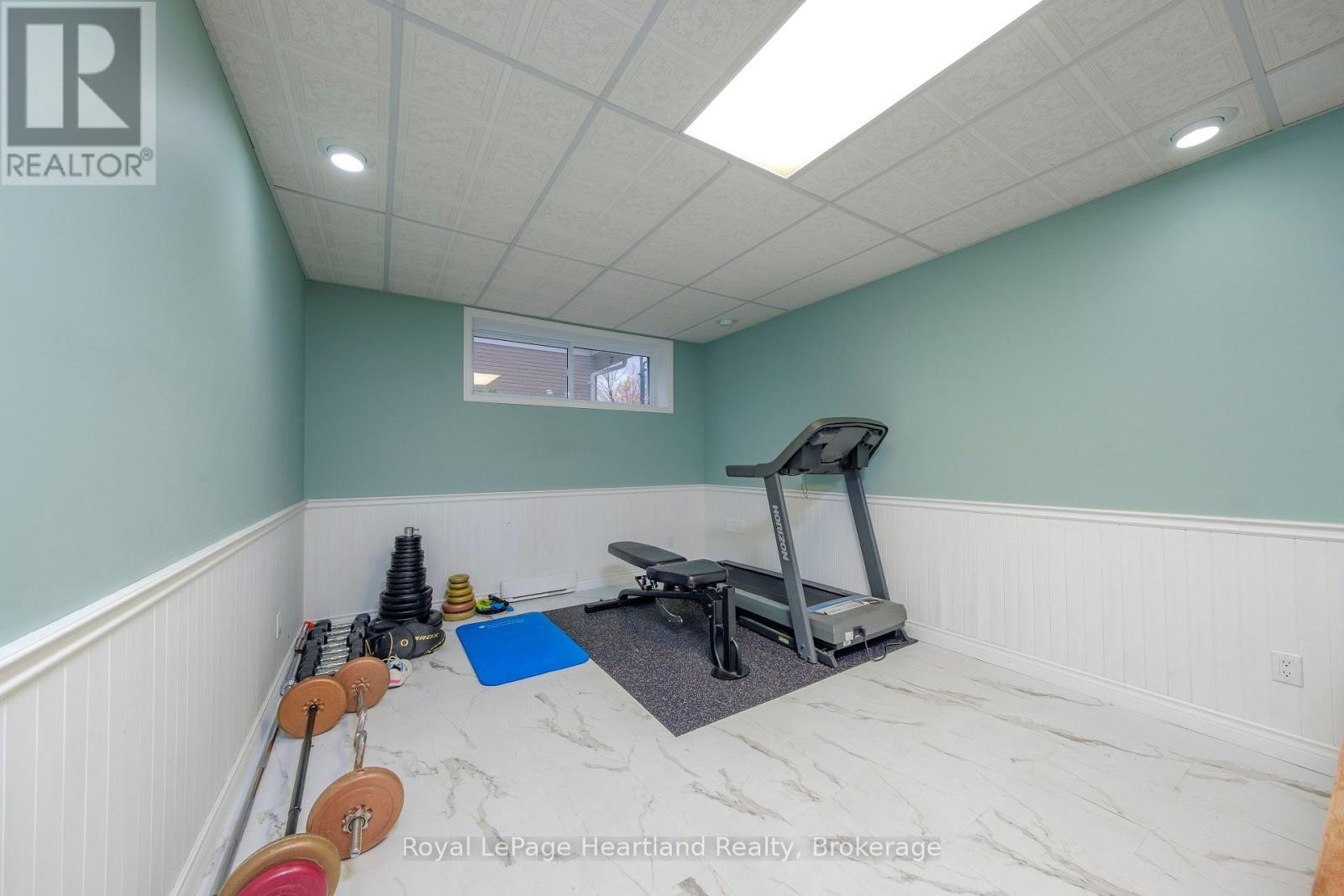 5 Remington Drive, North Huron (Wingham), ON - Indoor