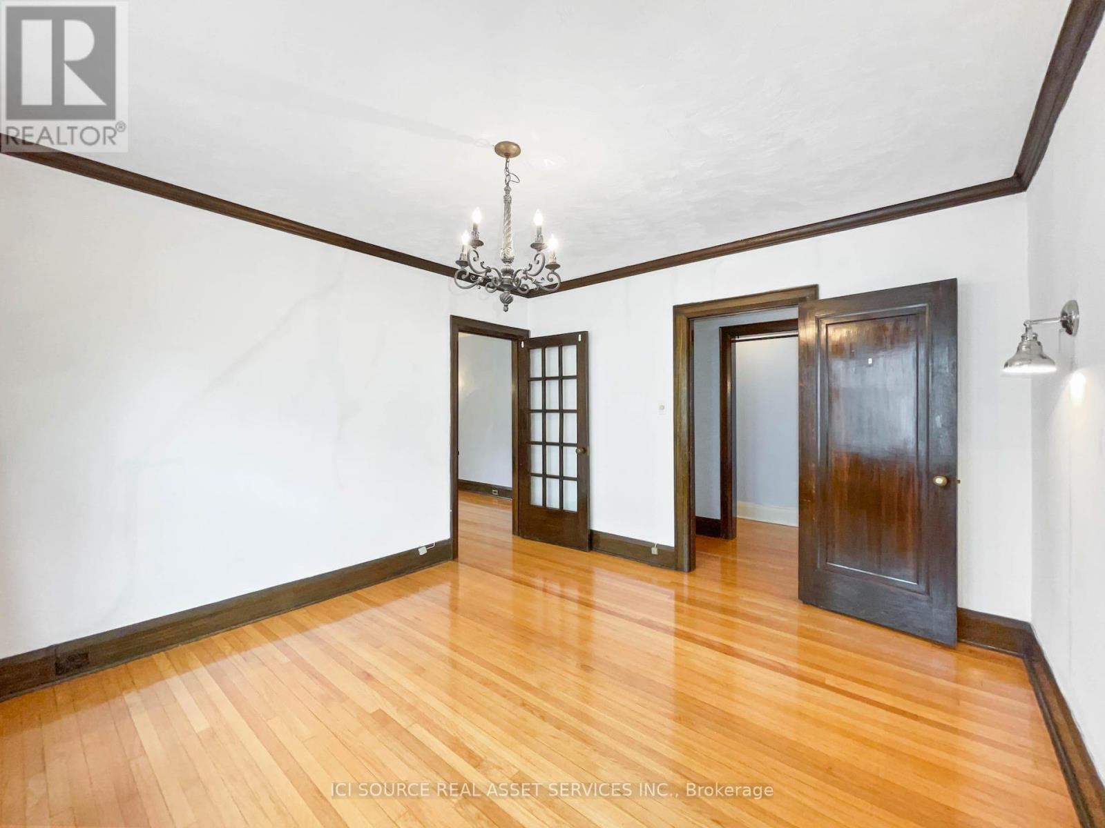 3 - 12 Kendal Avenue, Toronto, ON