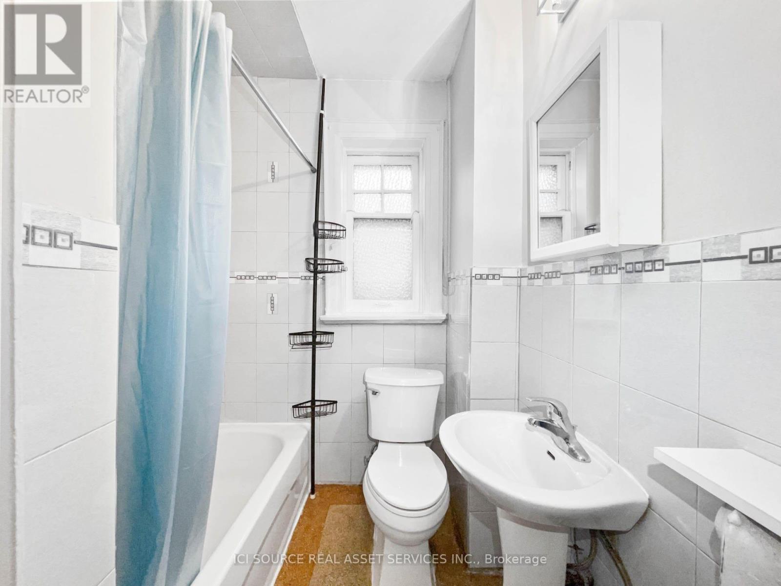 3 - 12 Kendal Avenue, Toronto, ON