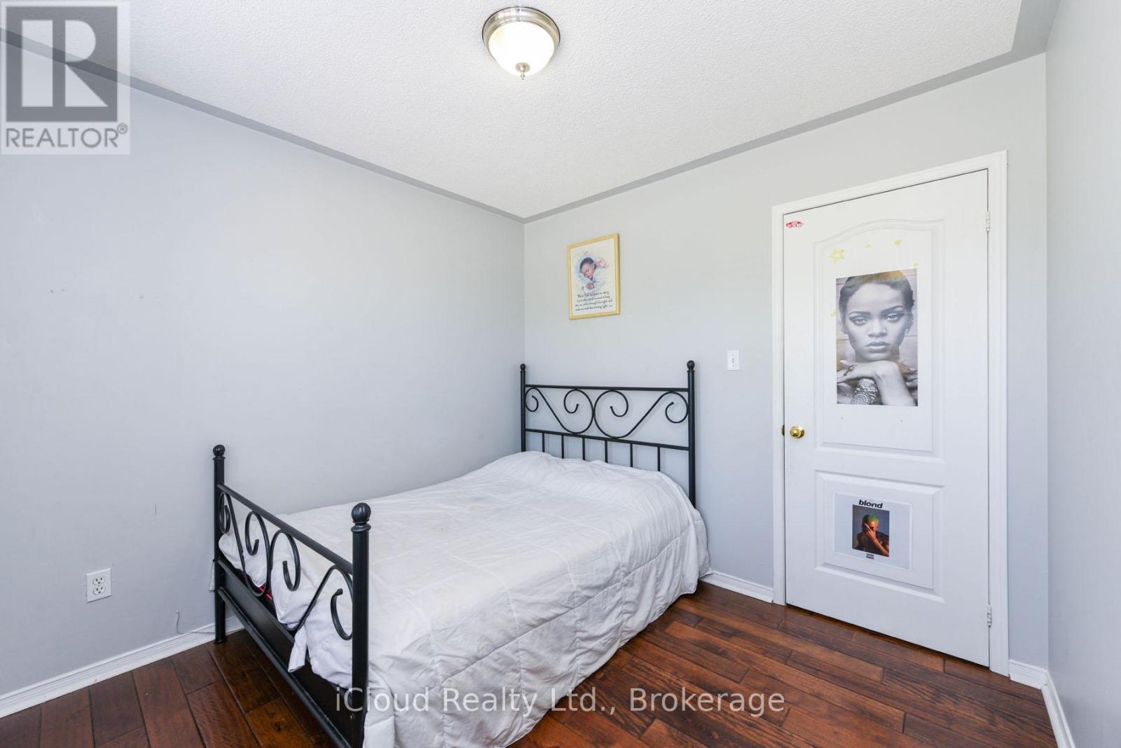 12 Bramcedar Crescent, Brampton, ON - Indoor Photo Showing Bedroom