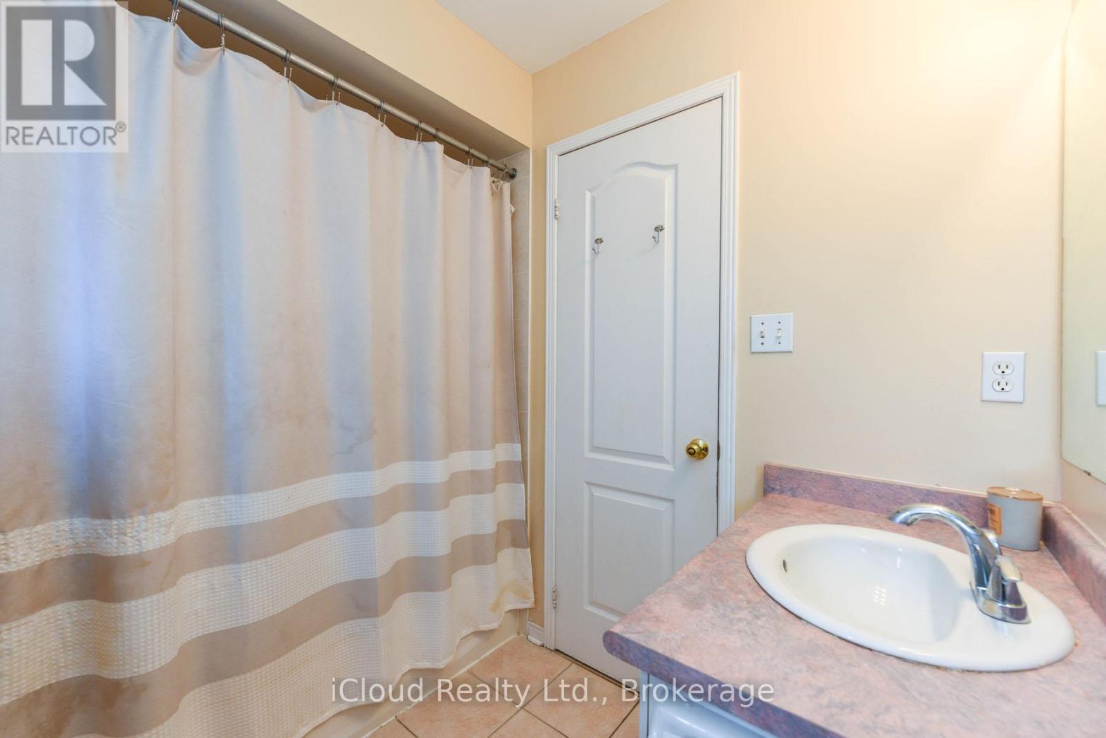 12 Bramcedar Crescent, Brampton, ON - Indoor Photo Showing Bathroom