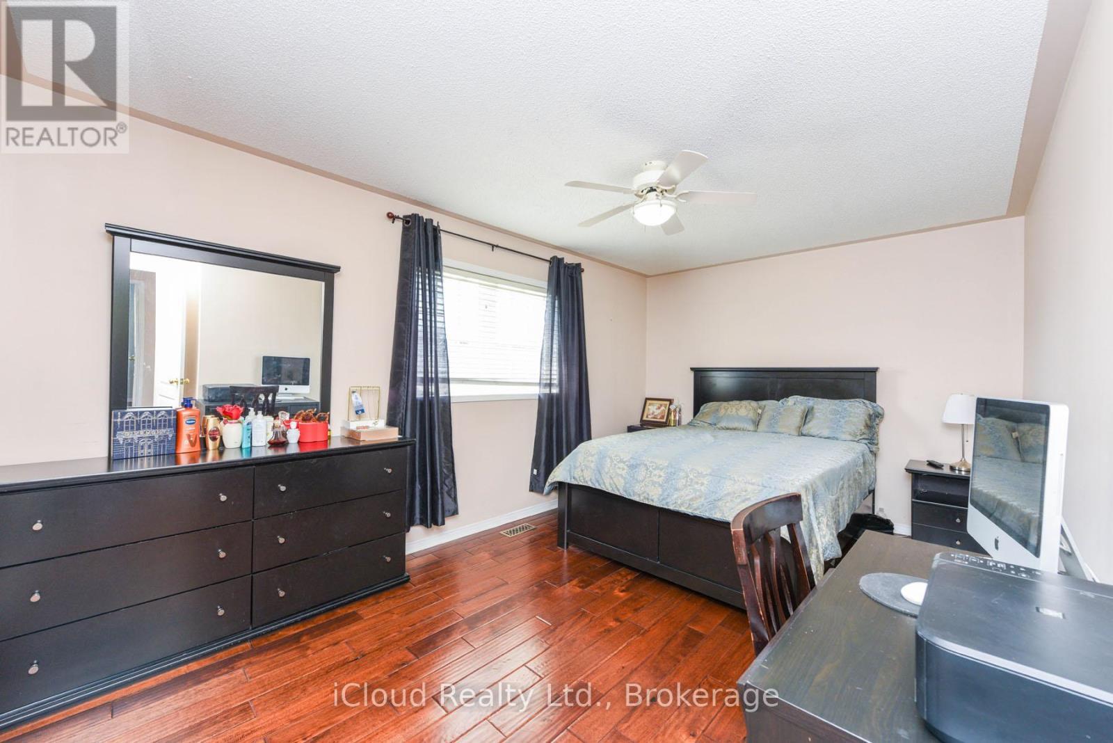 12 Bramcedar Crescent, Brampton, ON - Indoor Photo Showing Bedroom