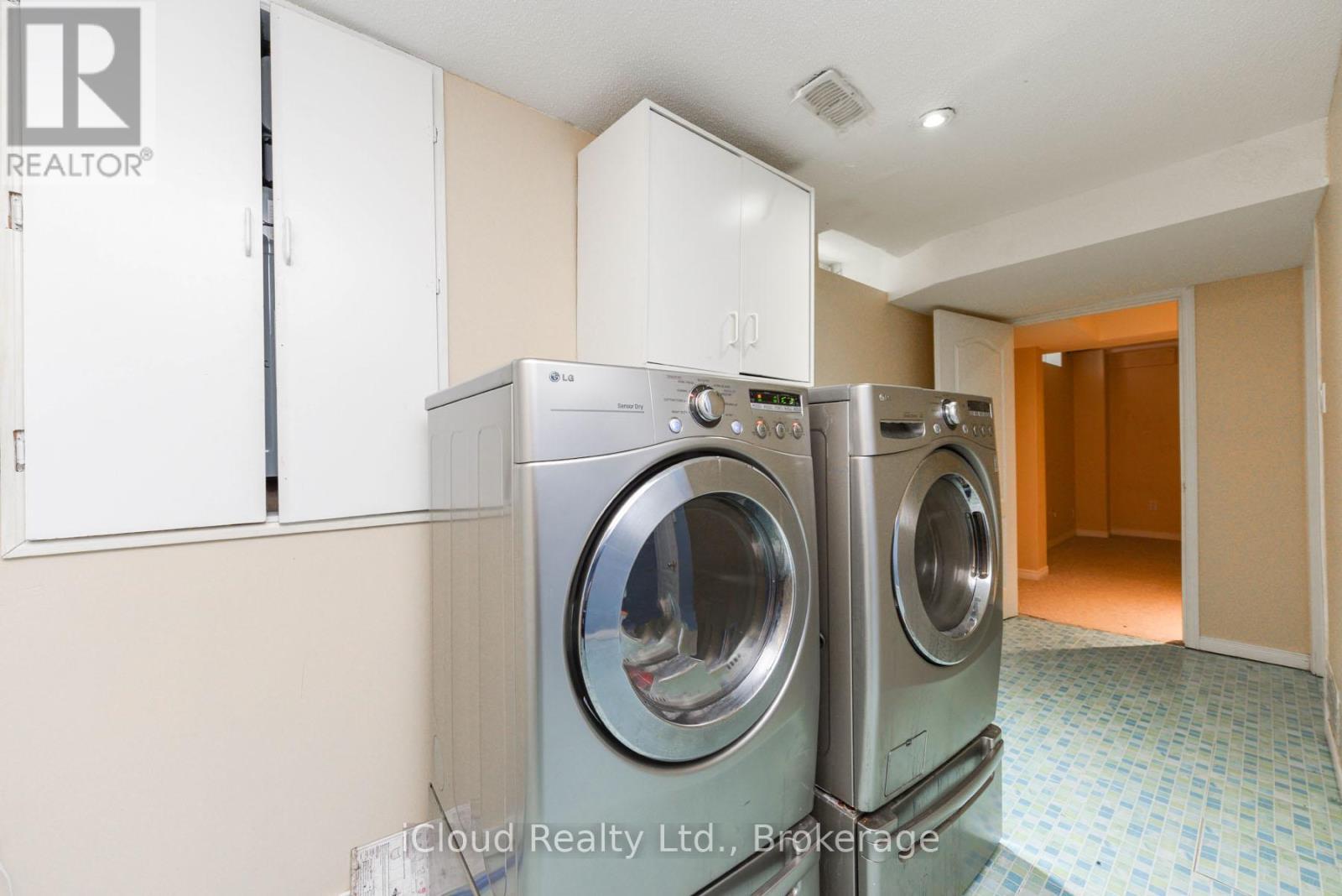 12 Bramcedar Crescent, Brampton, ON - Indoor Photo Showing Laundry Room