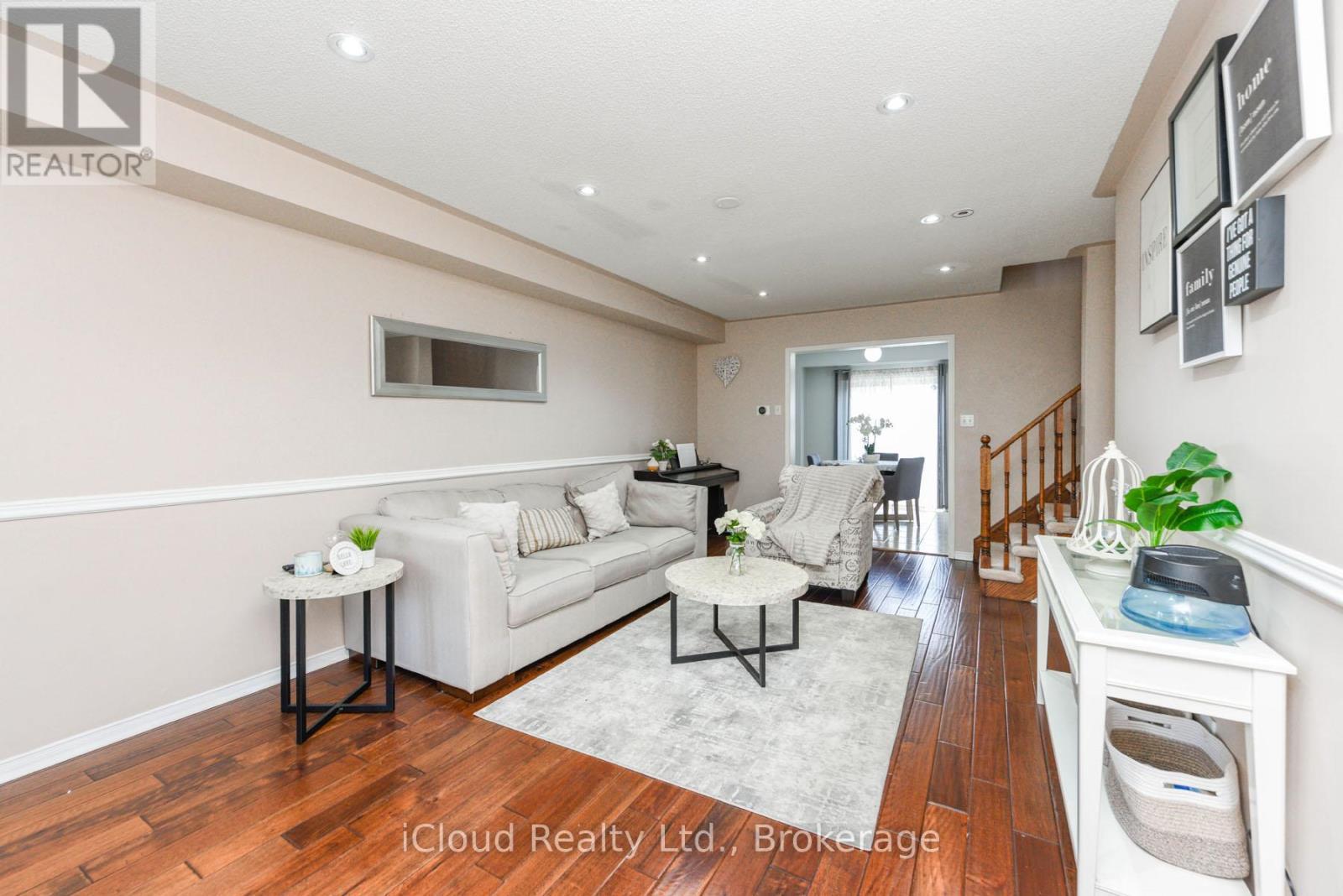 12 Bramcedar Crescent, Brampton, ON - Indoor Photo Showing Living Room