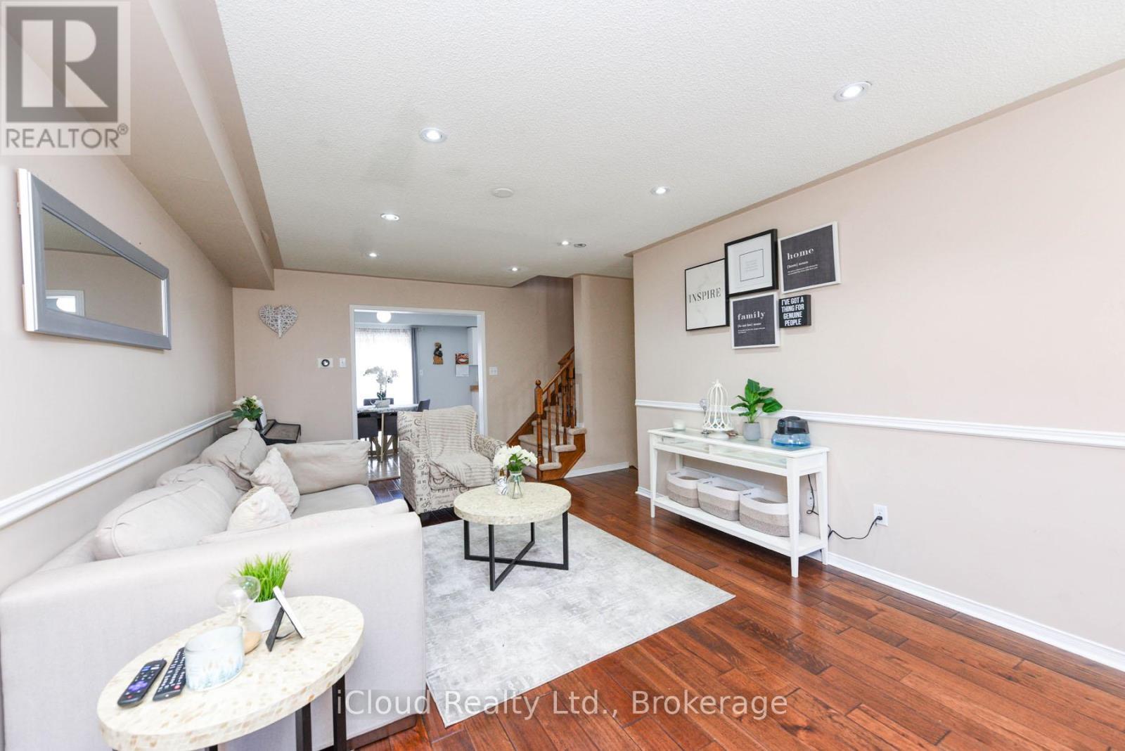 12 Bramcedar Crescent, Brampton, ON - Indoor Photo Showing Living Room