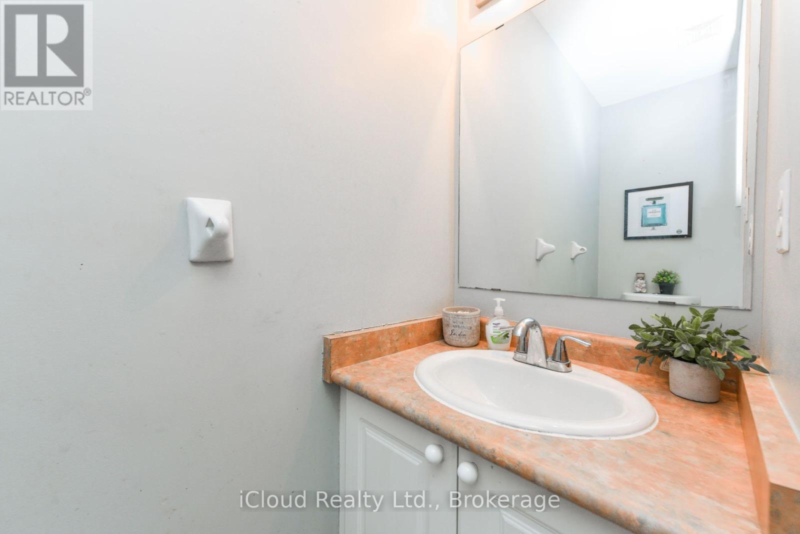 12 Bramcedar Crescent, Brampton, ON - Indoor Photo Showing Bathroom