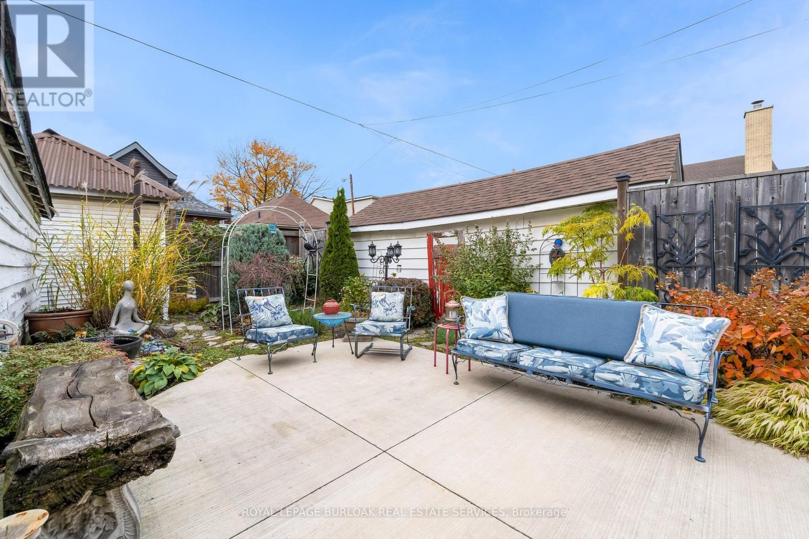 163 Leinster Avenue N, Hamilton, ON - Outdoor