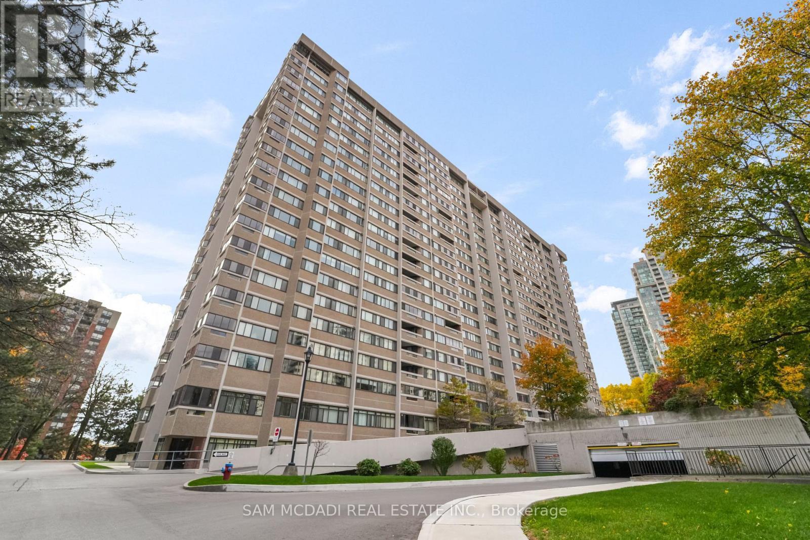 1706 - 50 Elm Drive E, Mississauga, ON - Outdoor With Facade