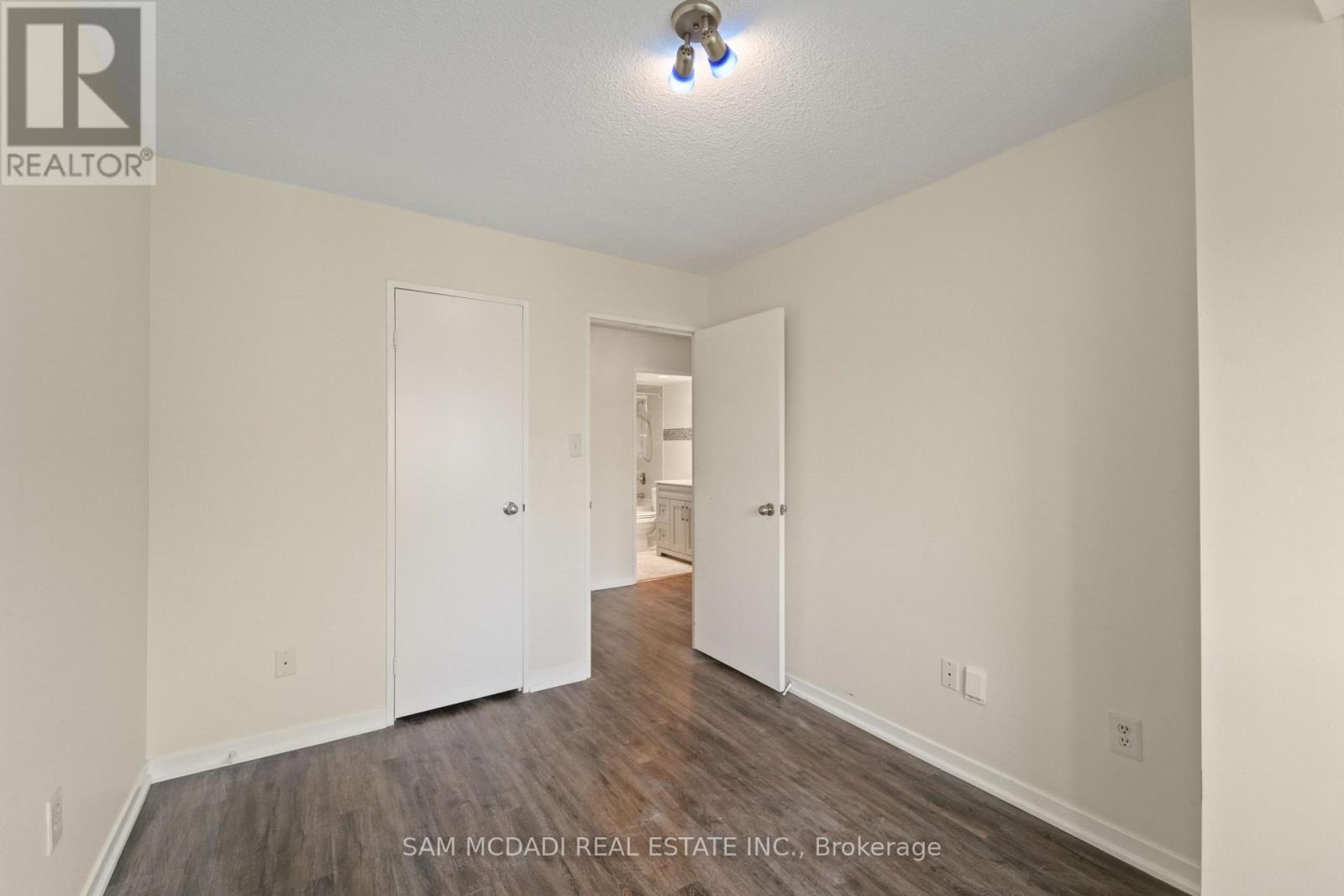 1706 - 50 Elm Drive E, Mississauga, ON - Indoor Photo Showing Other Room