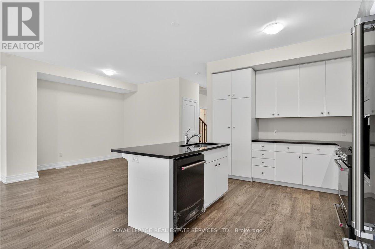 43 Kenesky Drive, Hamilton, ON - Indoor Photo Showing Other Room