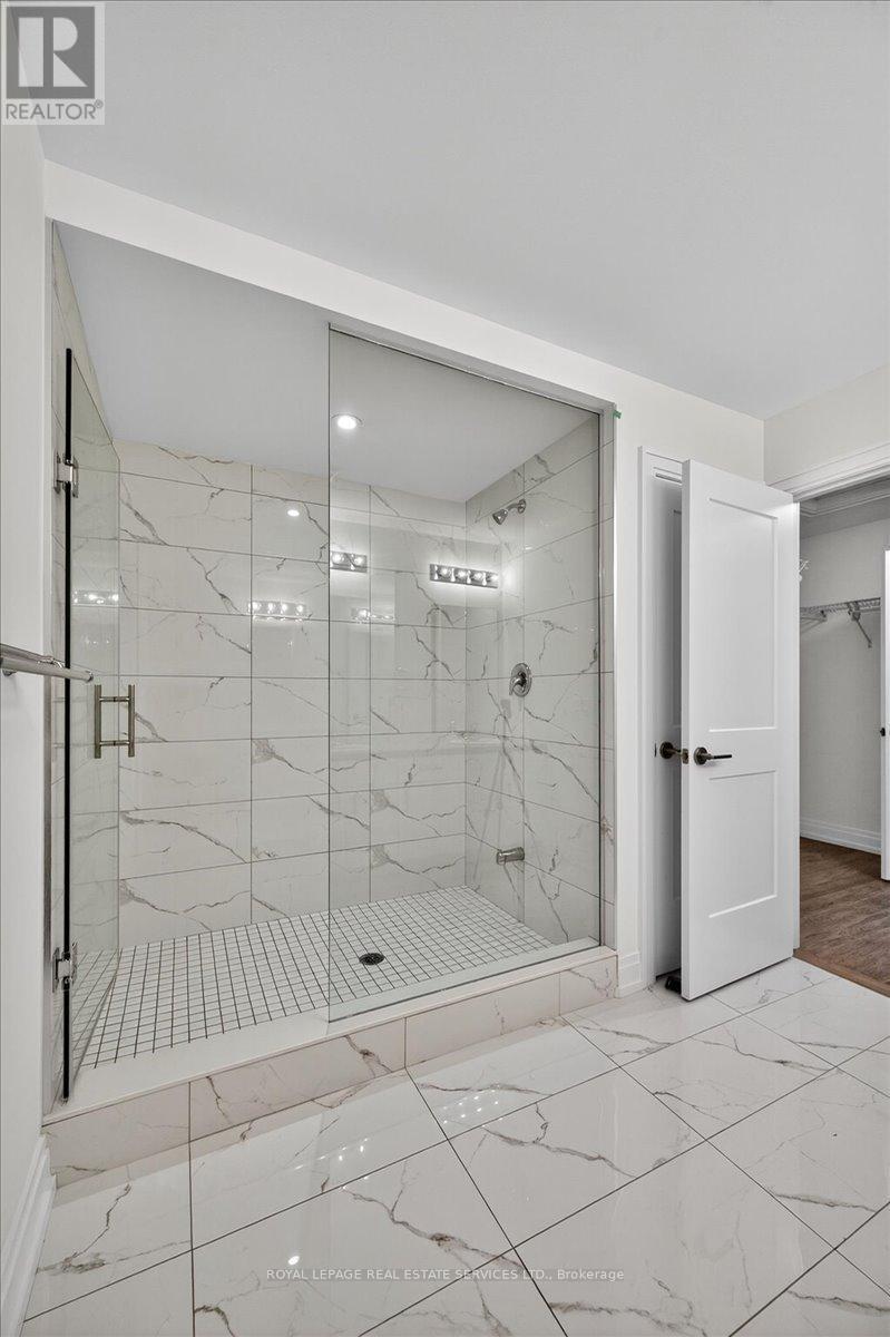 43 Kenesky Drive, Hamilton, ON - Indoor Photo Showing Other Room