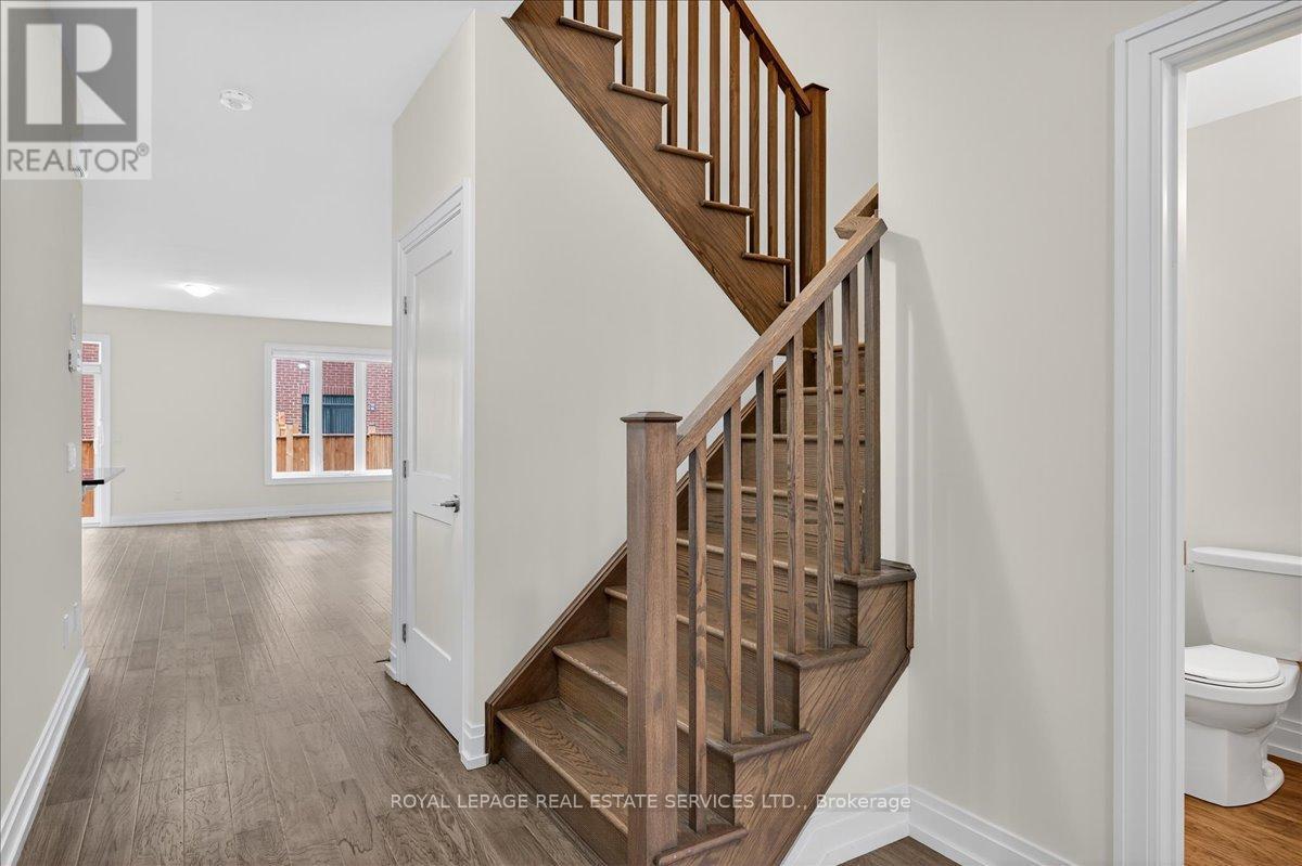 43 Kenesky Drive, Hamilton, ON - Indoor Photo Showing Other Room