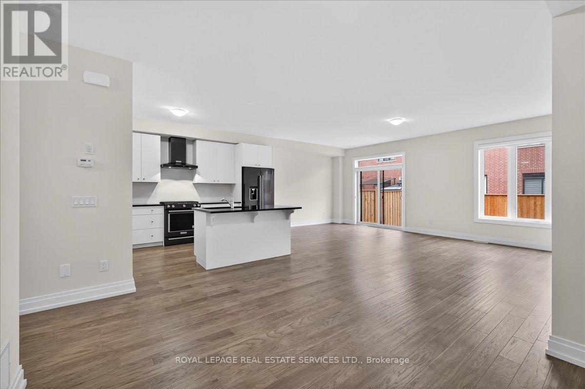 43 Kenesky Drive, Hamilton, ON - Indoor Photo Showing Kitchen