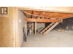Crawl space -