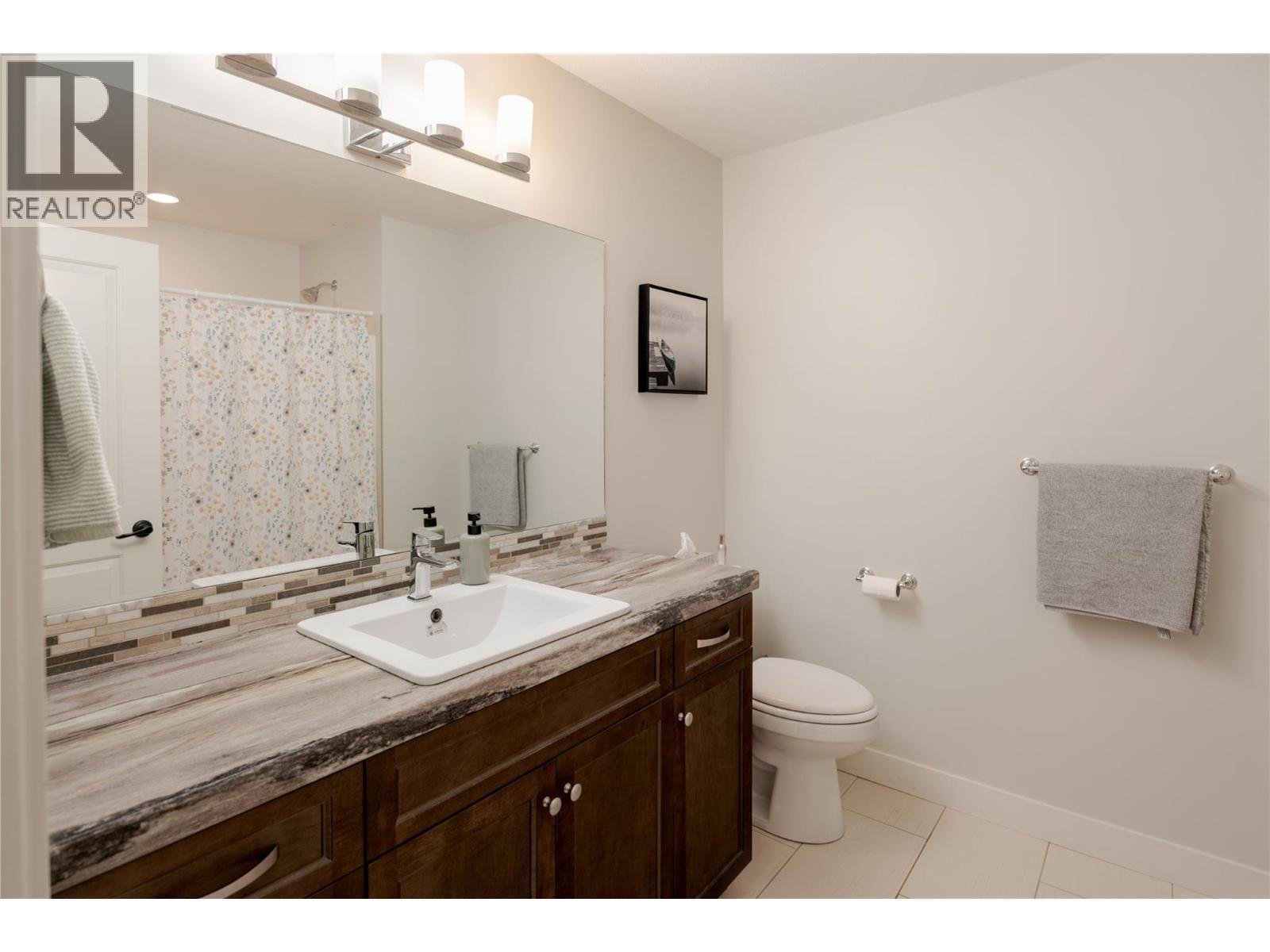 3350 Woodsdale Road Unit# 703, Lake Country, BC - Indoor Photo Showing Bathroom