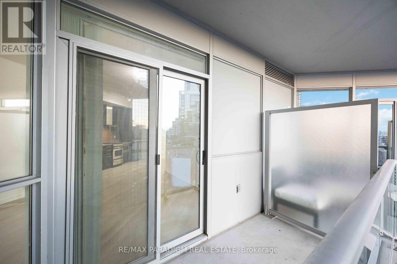 1211 - 352 Front Street W, Toronto, ON - With Exterior