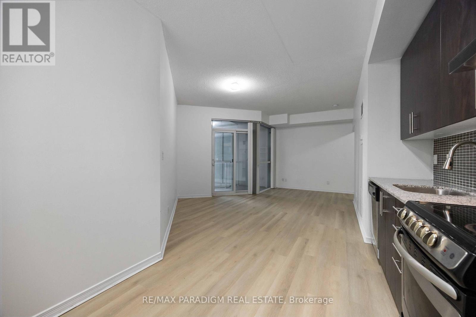 1211 - 352 Front Street W, Toronto, ON - Indoor Photo Showing Kitchen