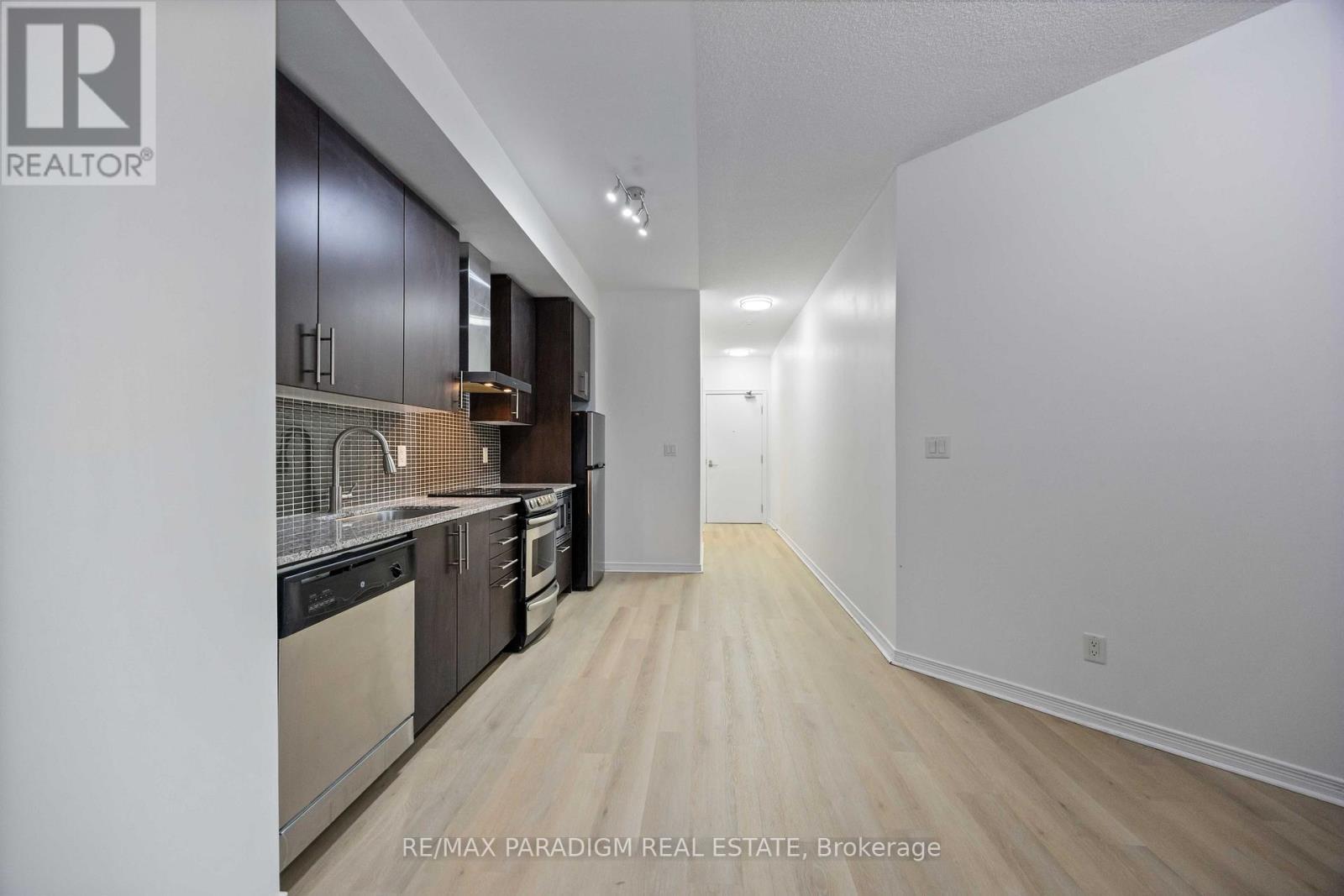 1211 - 352 Front Street W, Toronto, ON - Indoor Photo Showing Kitchen