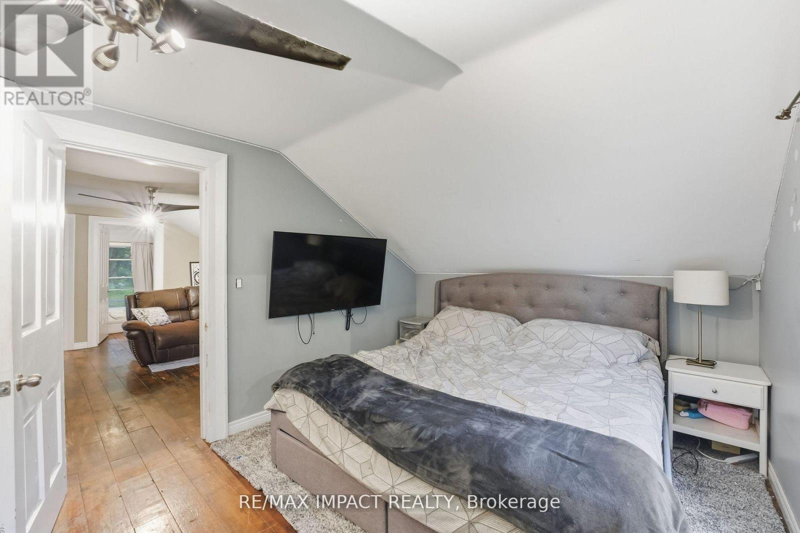 5051 Old Scugog Road, Clarington, ON - Indoor Photo Showing Bedroom
